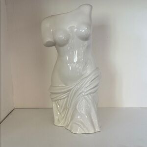 H&M White Ceramic Female Torso Vase ‼️DON’T BUNDLE‼️